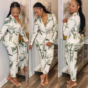 Style: Your Season set
Color: off white/green multi 
Size: S,M,L